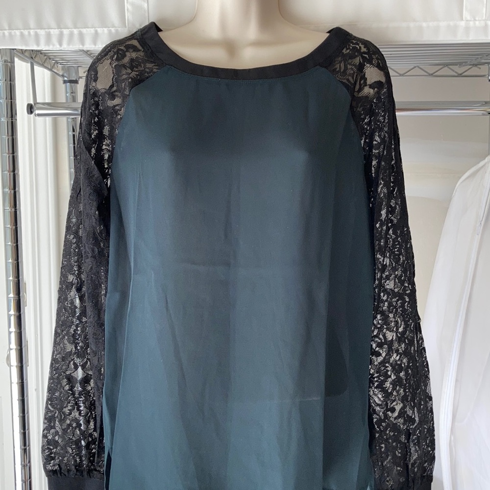 Loft lace long sleeve blouse